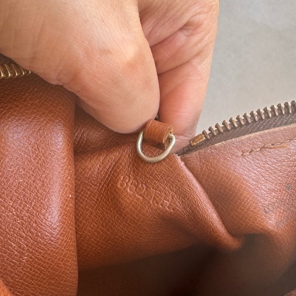 Authentic Louis Vuitton Papillon 30 with Companion - Picture 10 of 12